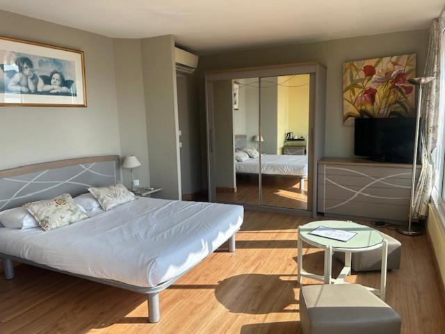 Hotel La Flore Вильфранш-сюр-Мер Экстерьер фото
